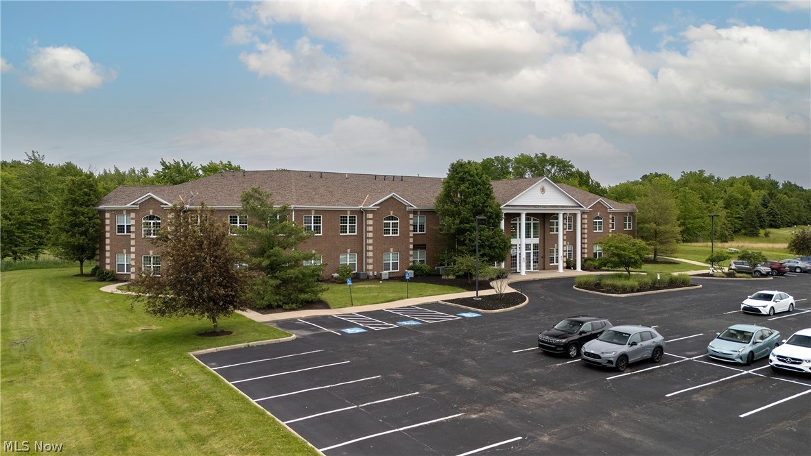 387 Golfview Lane Highland Heights OH 44143
