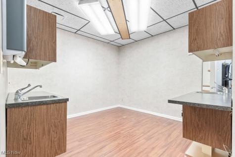 11221 Pearl Road Strongsville OH 44136