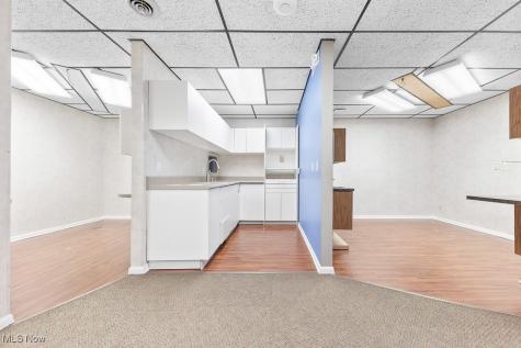 11221 Pearl Road Strongsville OH 44136