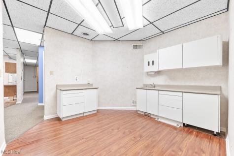 11221 Pearl Road Strongsville OH 44136