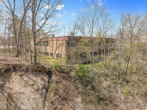 11221 Pearl Road Strongsville OH 44136