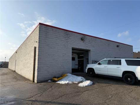 4633 Northfield Road North Randall OH 44128