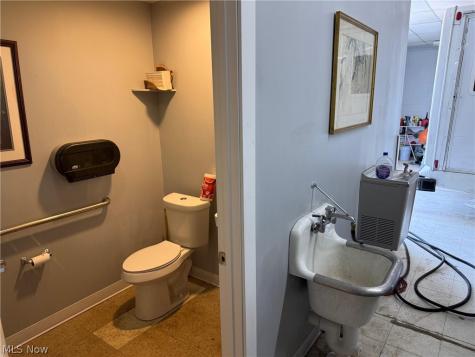 4633 Northfield Road North Randall OH 44128