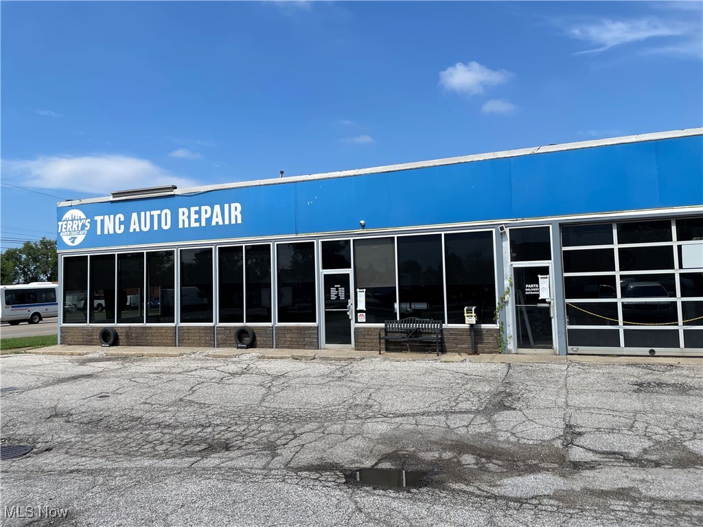 5295 Pearl Road Parma OH 44129