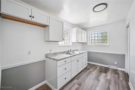 10861 Mahoning Avenue North Jackson OH 44451