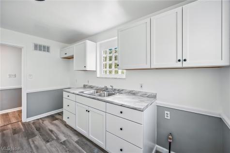 10861 Mahoning Avenue North Jackson OH 44451