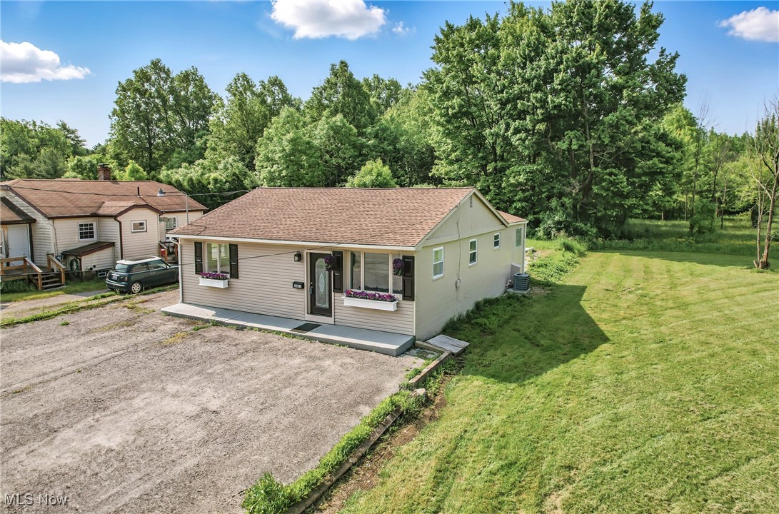 10861 Mahoning Avenue North Jackson OH 44451