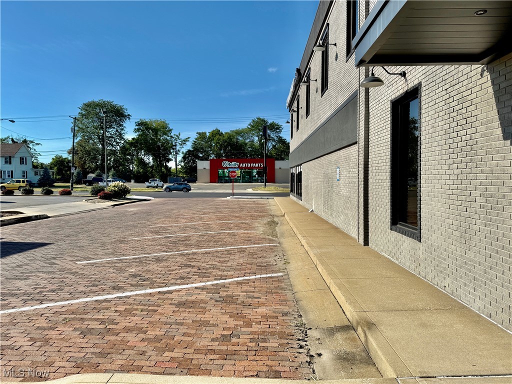 641 Lincoln Way W Massillon OH 44647