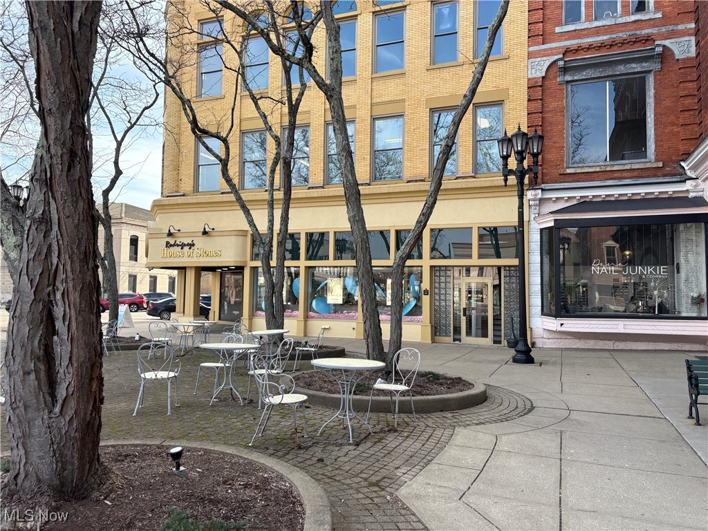 108 E High Avenue New Philadelphia OH 44663