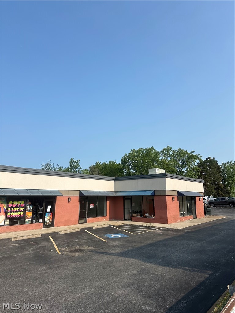 1140 W Pleasant Valley Road Parma OH 44134