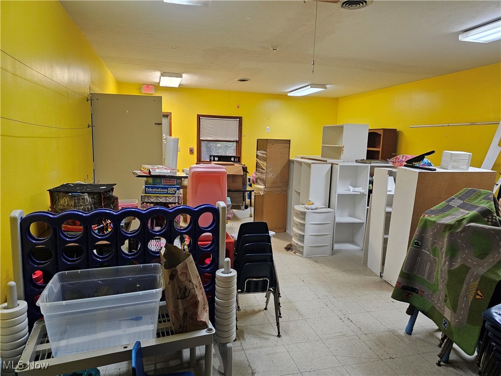 14966 Thompson Avenue Middlefield OH 44062