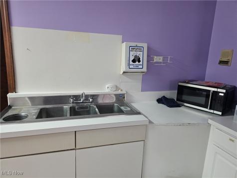 14966 Thompson Avenue Middlefield OH 44062