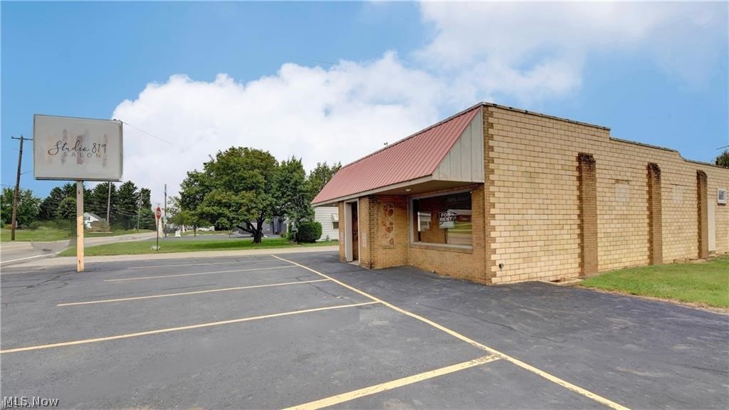 819 N Wooster N Strasburg OH 44680