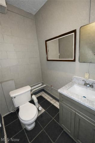 1757 Broadway Lorain OH 44052