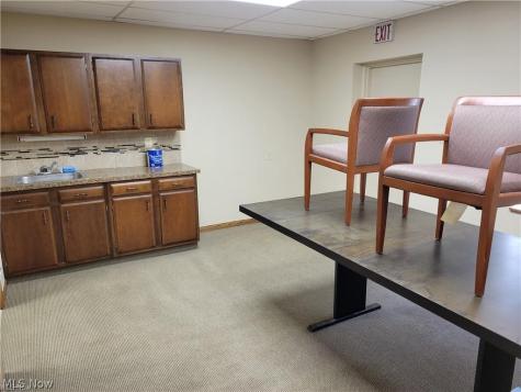 105 5th Street SE Barberton OH 44203