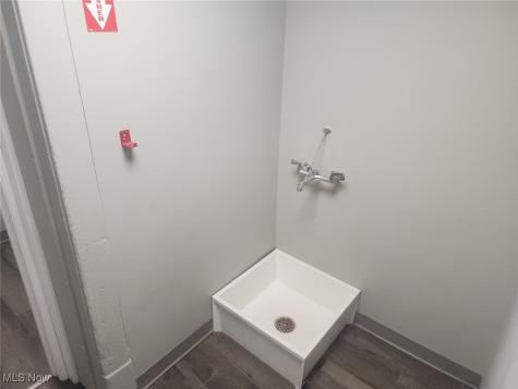 202 E 3rd Street Uhrichsville OH 44683