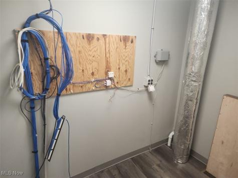 202 E 3rd Street Uhrichsville OH 44683