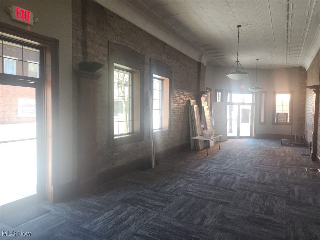 202 E 3rd Street Uhrichsville OH 44683