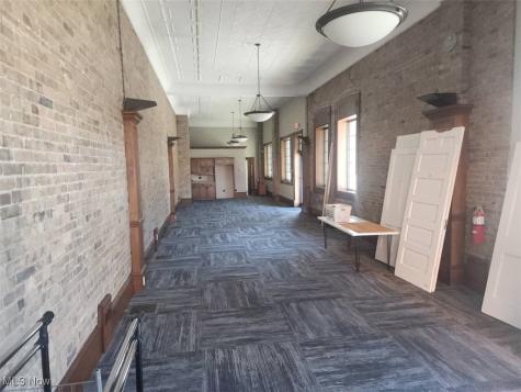 202 E 3rd Street Uhrichsville OH 44683