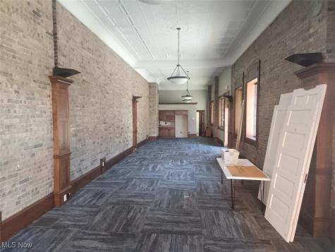 202 E 3rd Street Uhrichsville OH 44683