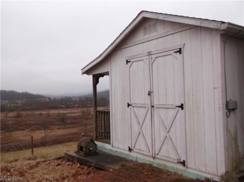 19510 Leatherwood Road Salesville OH 43778