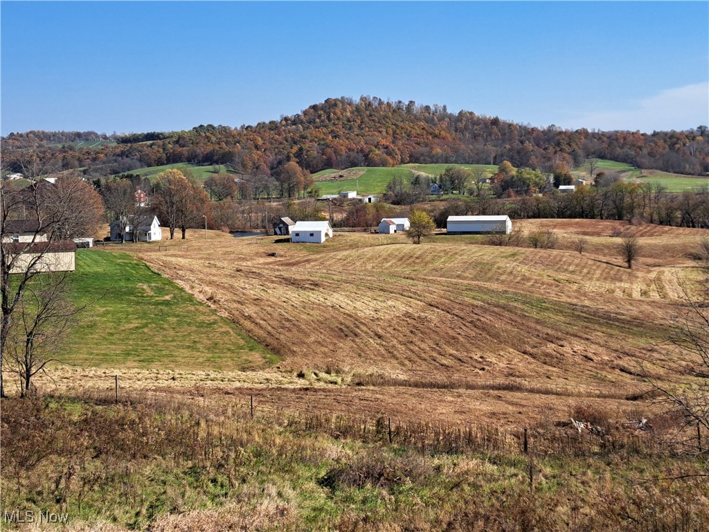 19510 Leatherwood Road Salesville OH 43778