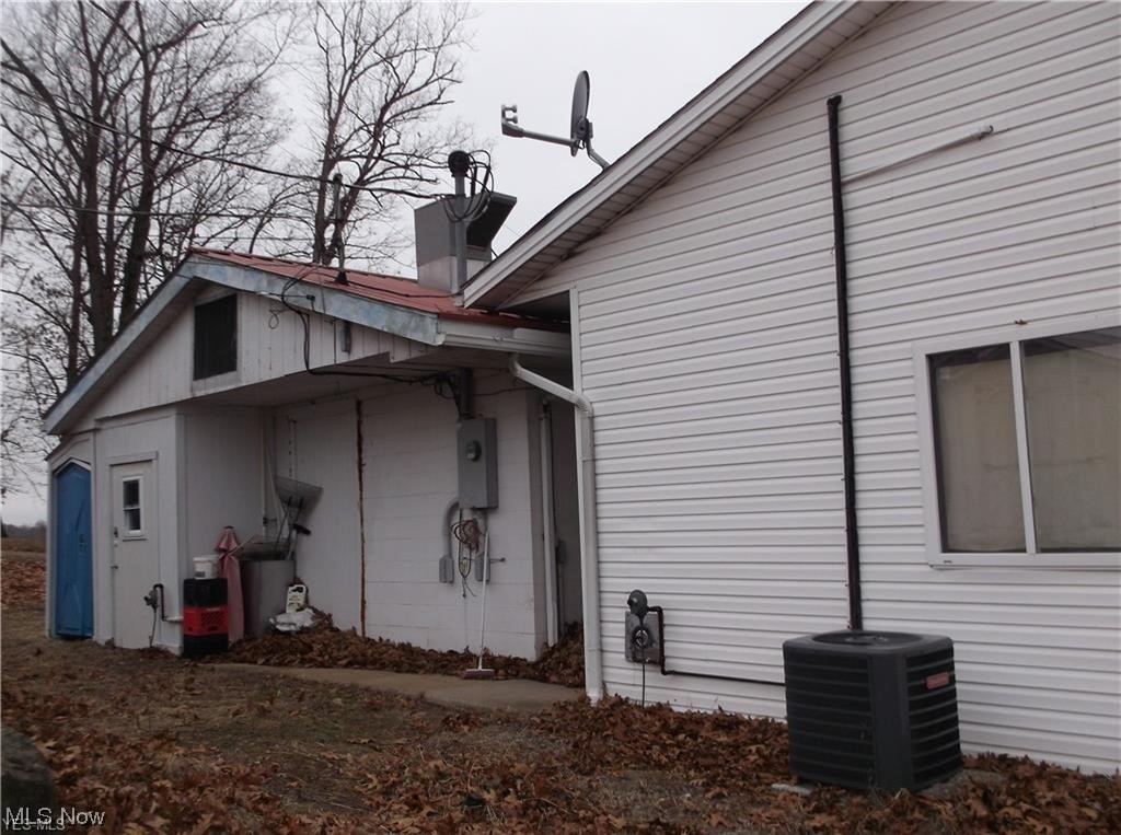 19510 Leatherwood Road Salesville OH 43778