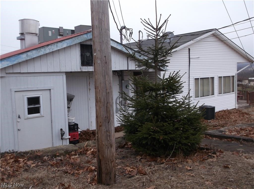 19510 Leatherwood Road Salesville OH 43778