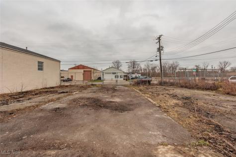 160 Eady Court Elyria OH 44035