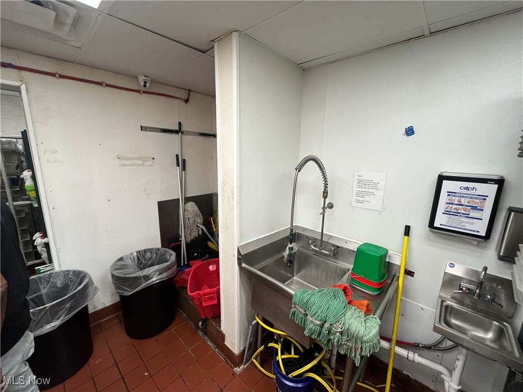 6140 Broadway Avenue Cleveland OH 44127