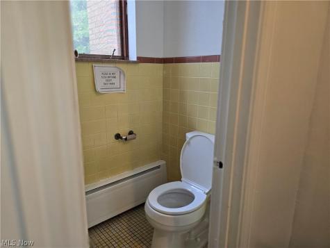 2475 N Taylor Road Cleveland Heights OH 44118