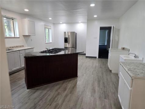 2475 N Taylor Road Cleveland Heights OH 44118