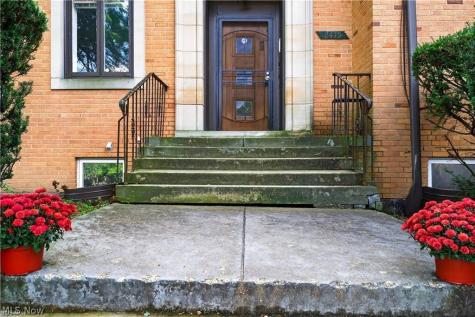 2475 N Taylor Road Cleveland Heights OH 44118