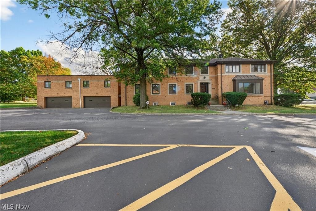 2475 N Taylor Road Cleveland Heights OH 44118