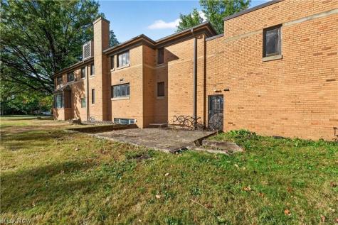 2475 N Taylor Road Cleveland Heights OH 44118