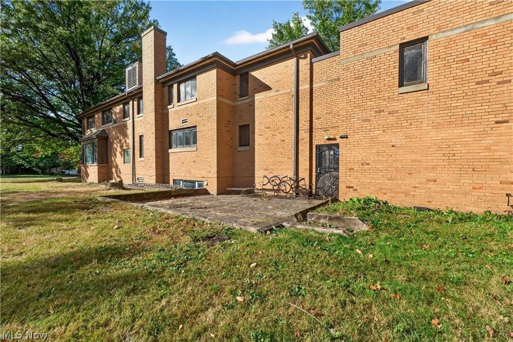 2475 N Taylor Road Cleveland Heights OH 44118