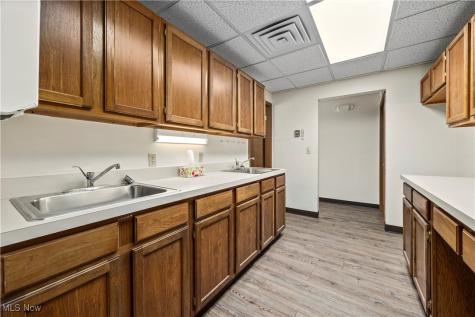 418 E Broad Street Elyria OH 44035