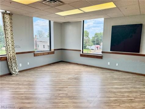 641 Lincoln Way W Massillon OH 44647