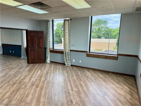 641 Lincoln Way W Massillon OH 44647