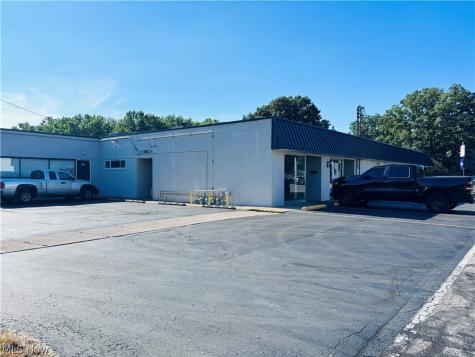 5380 E Lake Road Sheffield Lake OH 44054