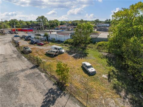 626 E 152nd Street Cleveland OH 44110