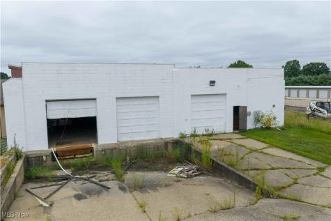 812 & 814 Kaderly Street NW New Philadelphia OH 44663