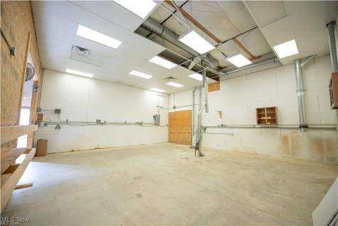 4043 Beck Avenue Louisville OH 44641