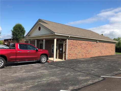 8397 Raglan Circle Warren OH 44484