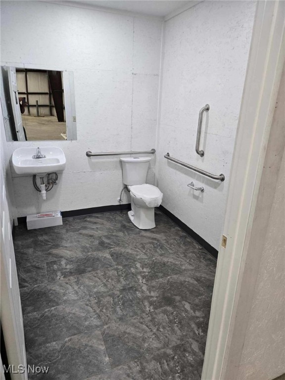 1051 Eastwood Avenue Akron OH 44305