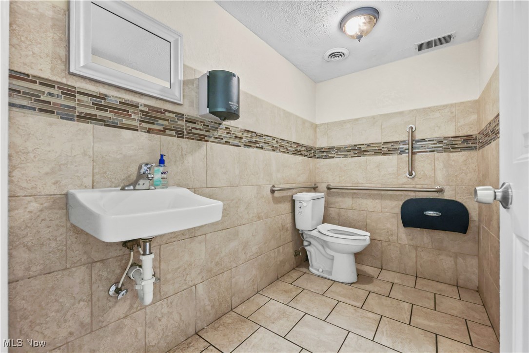 680 E Market Street Akron OH 44304