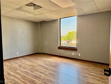 641 Lincoln Way W Massillon OH 44647