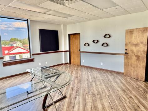 641 Lincoln Way W Massillon OH 44647