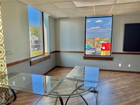 641 Lincoln Way W Massillon OH 44647