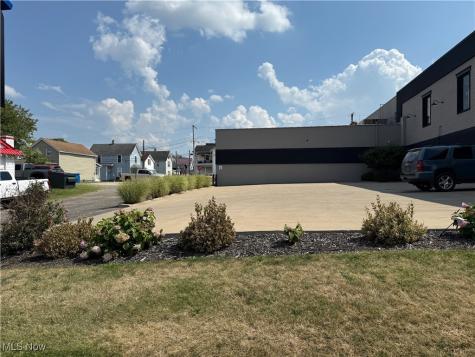 641 Lincoln Way W Massillon OH 44647